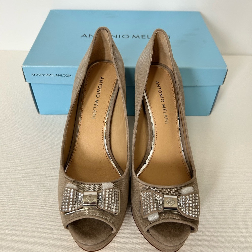 NWT & box. Designer-Antonio Melani 3 inch stilhetto pump. Size 7.5.